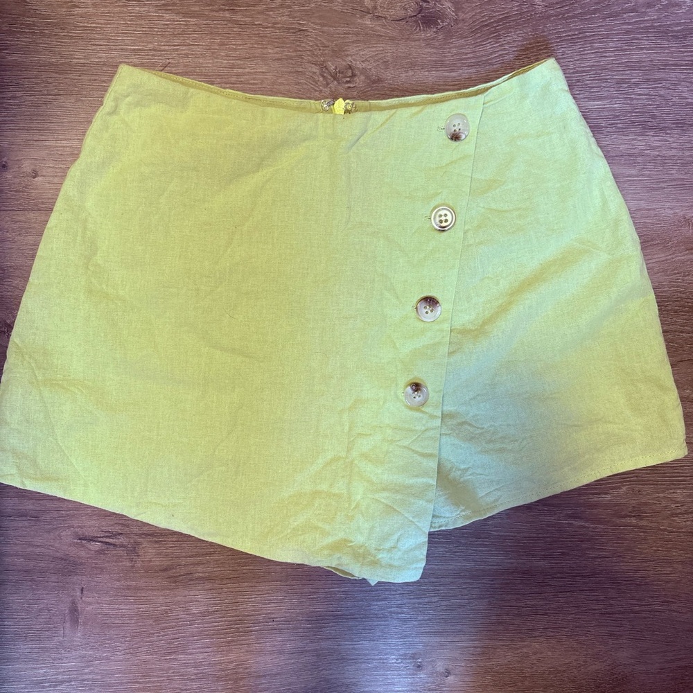 Women's Green Button-Front Skort